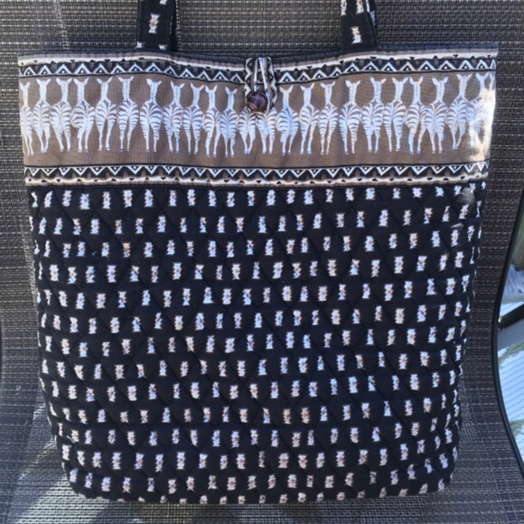 Vera Bradley Handbags - 🔥Vera Bradley black & brown large bag.
